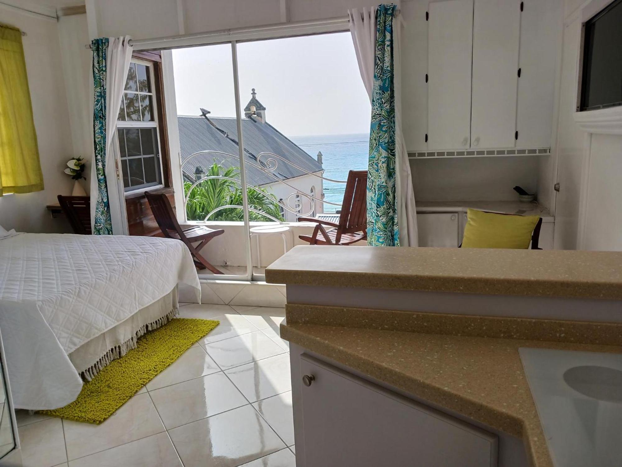 Coral Lane Beach Apartments Saint James Buitenkant foto
